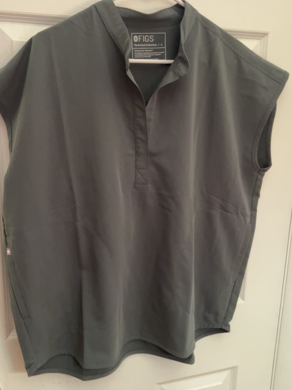 Figs Rafaela scrub top